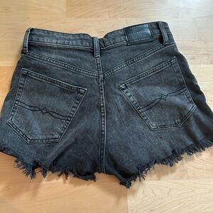 Lucky brand black jeans shorts size 27  ( worn few times)